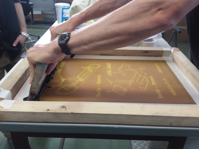File:Screen printing - aligning spready thing.jpg
