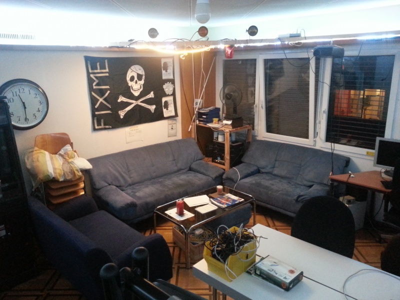 File:Sofa-led.jpg