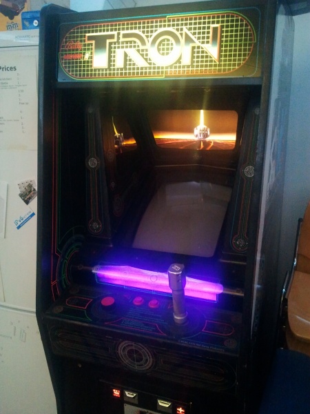 File:Tron arcade.jpg